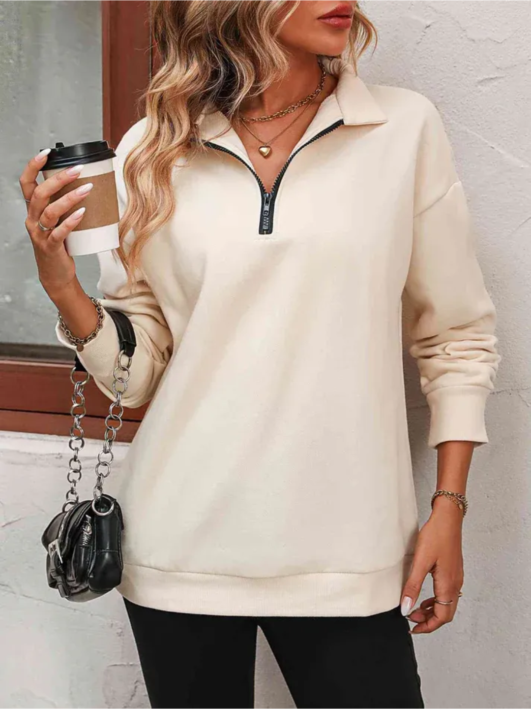 Sofie Sweatshirt with zipper and hanging shoulder for women