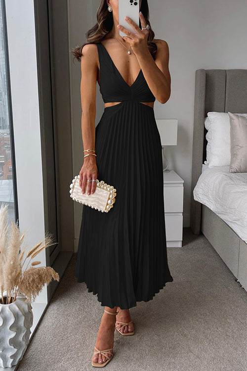 Verity | Elegant Pleated Maxi Dress