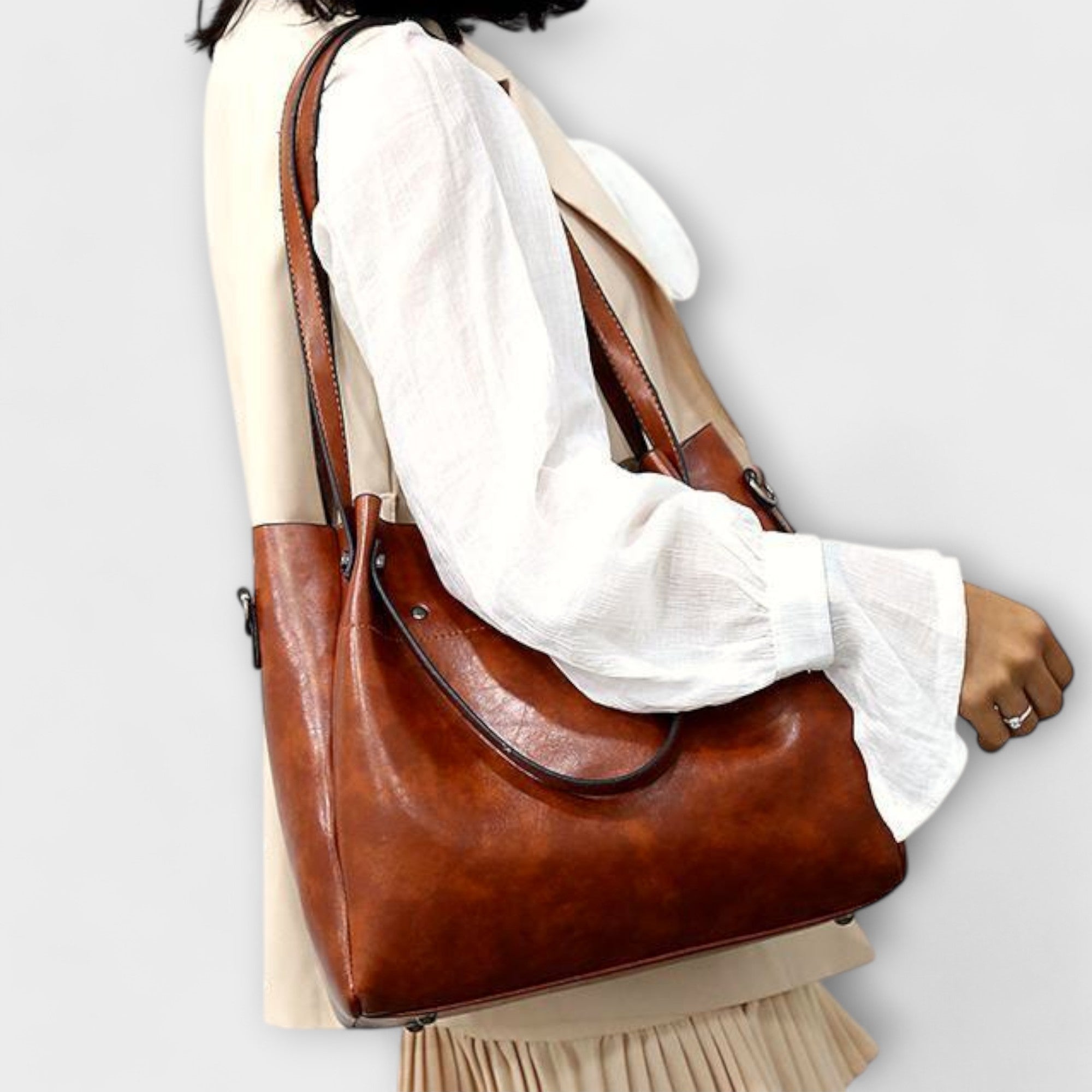 Caroline | Elegant Spacious Shoulder Bag