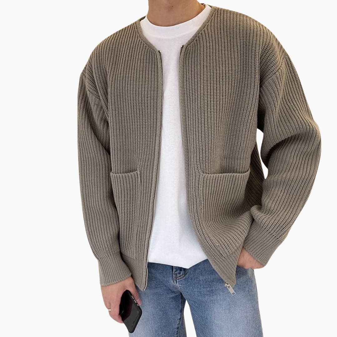 Evan | Casual Knit Cardigan Outfit