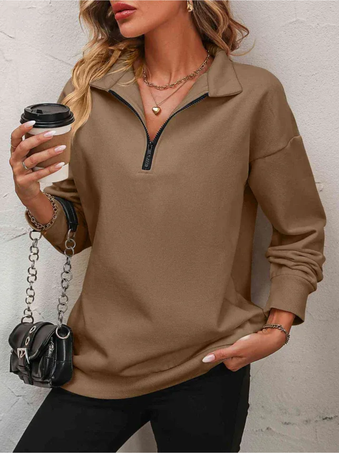 Sofie Sweatshirt with zipper and hanging shoulder for women
