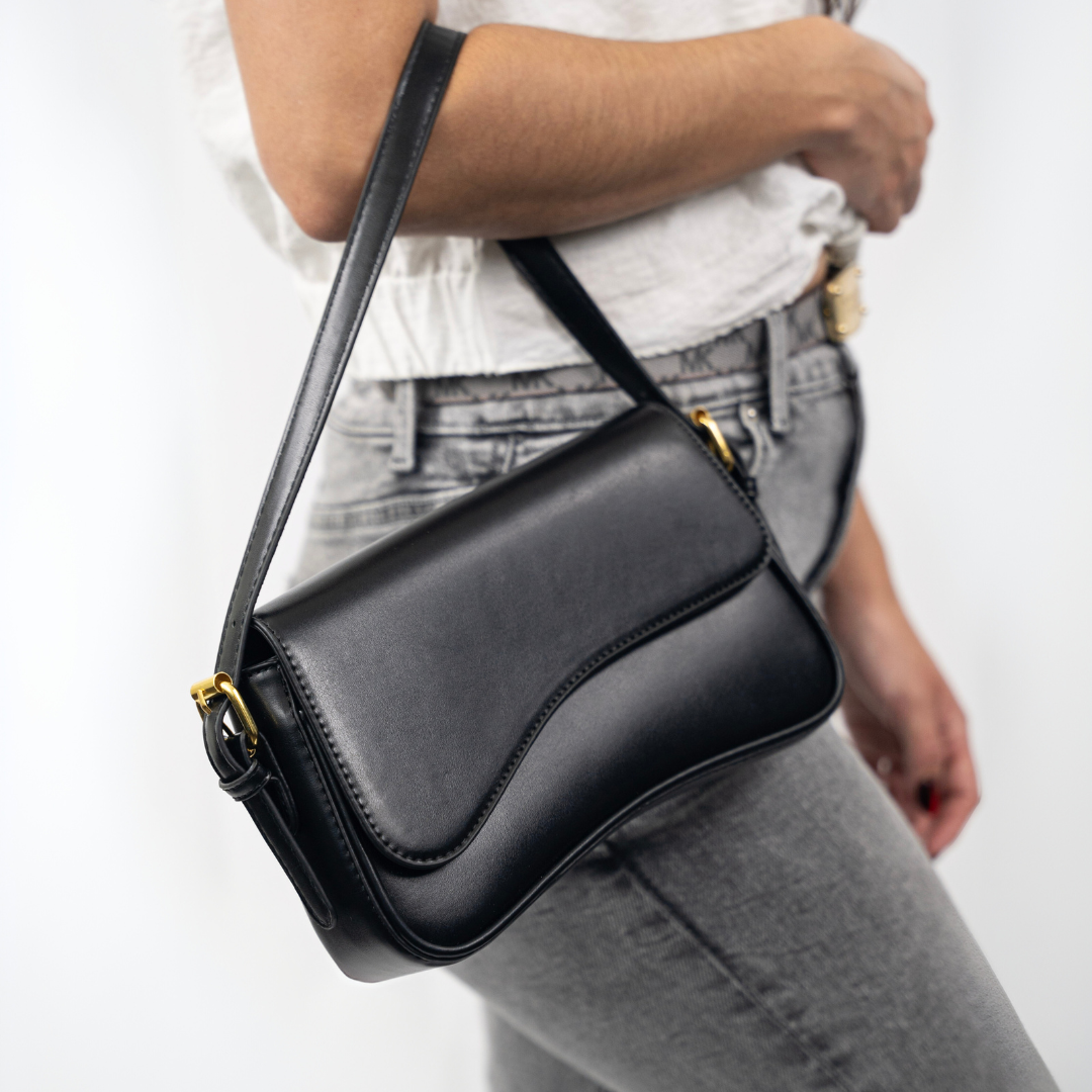 Erica | Curved Leather Shoulder Bag