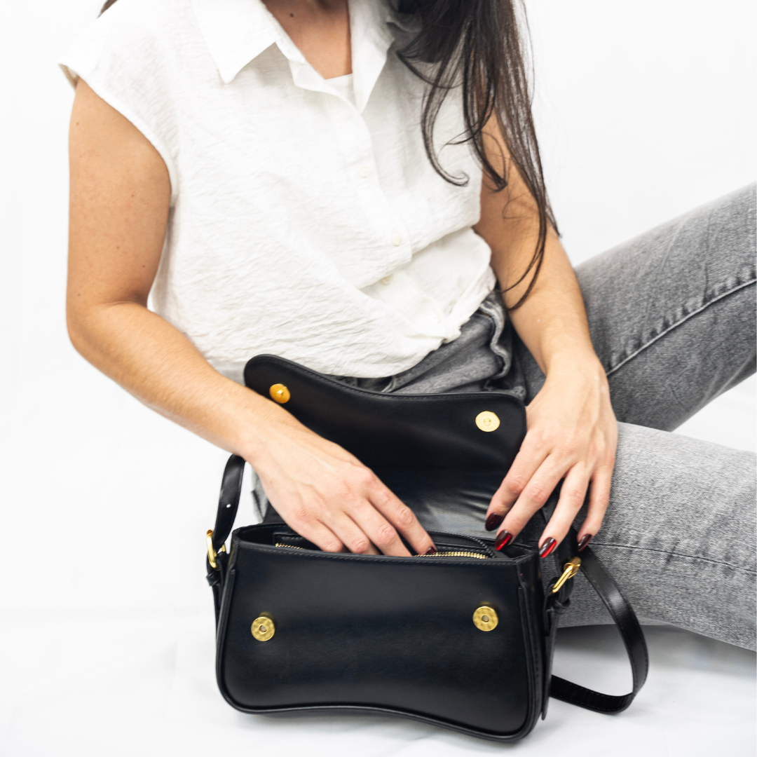 Erica | Curved Leather Shoulder Bag