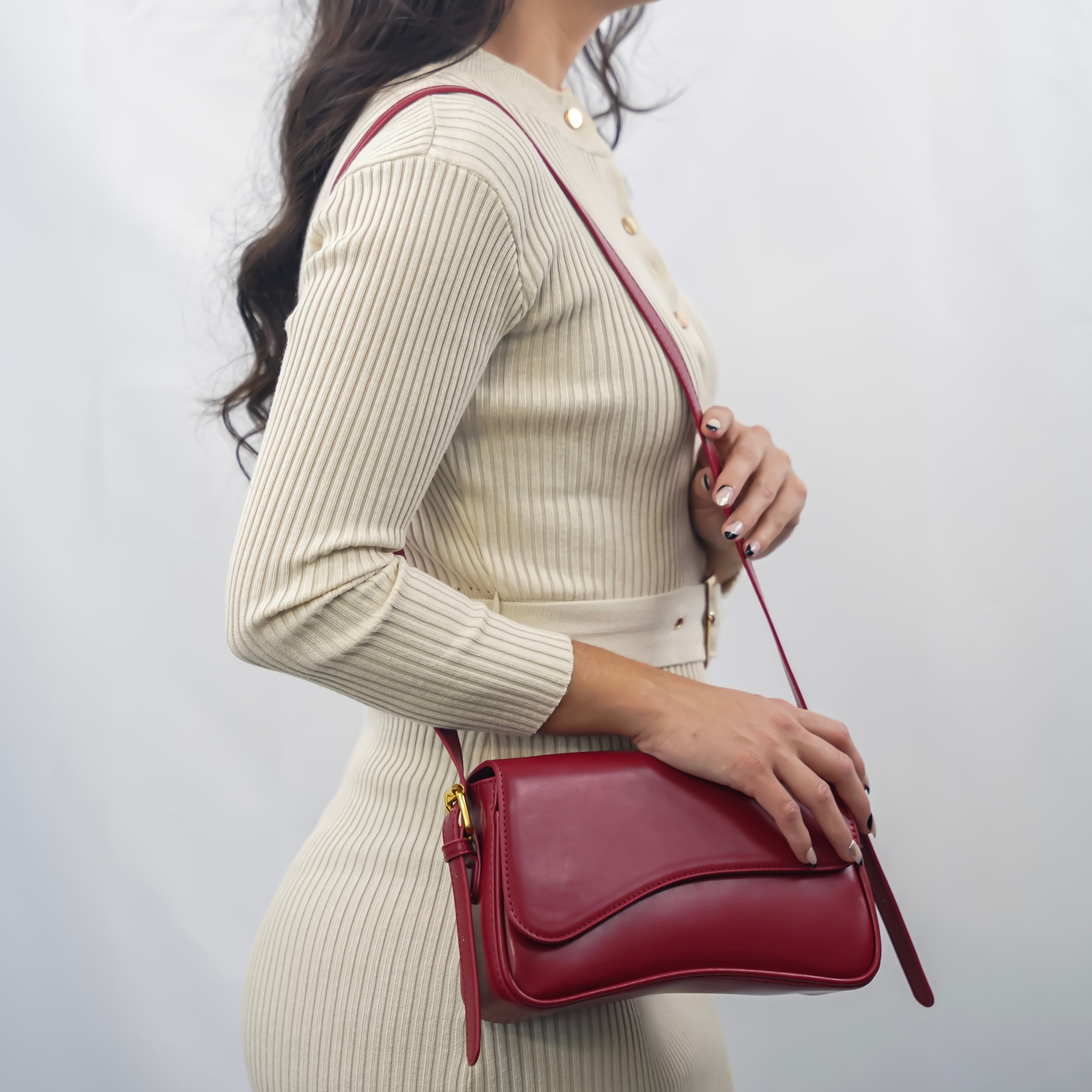 Erica | Curved Leather Shoulder Bag