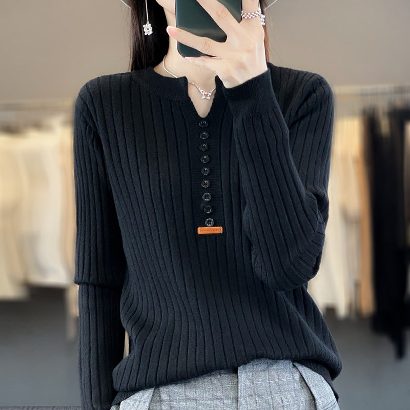 Rene™ | Knitted pullover with V-neck